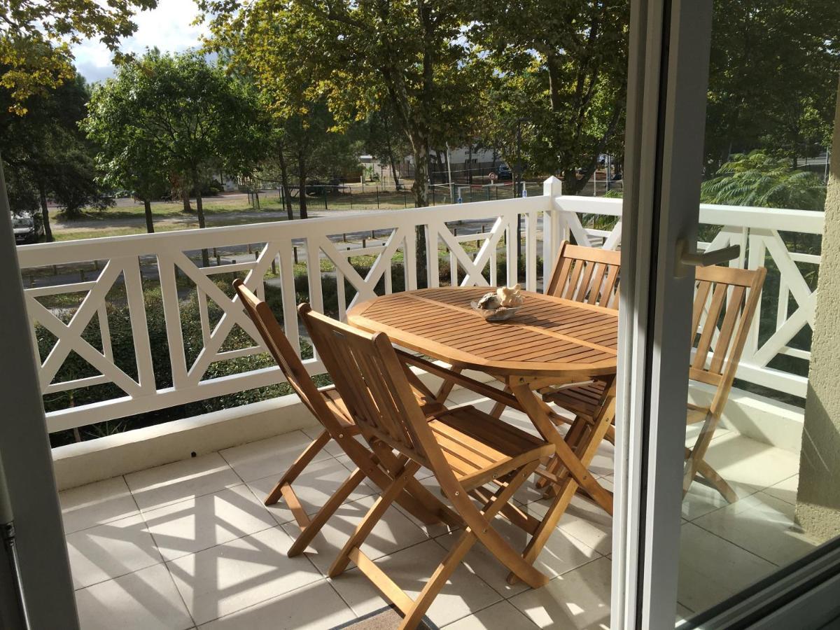 Ocean View Terrace Apartment: Steps from Beach Moliets-et-Maa Exterior photo